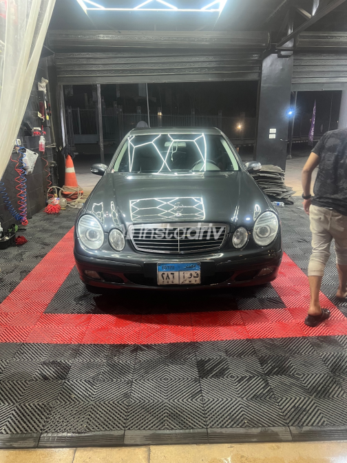 Mercedes E 240 2003 Dark Gray Automatic Used for Sale in Greater Cairo ( Cairo + Giza) - 10