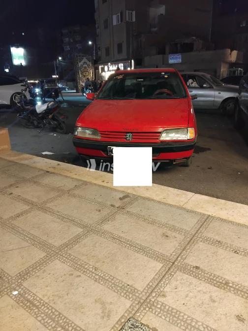 Peugeot 405 1990 Red Manual Used for Sale in Greater Cairo ( Cairo + Giza) - 6
