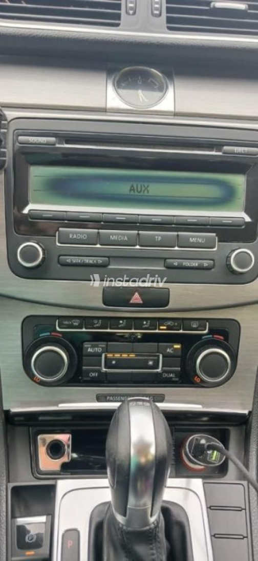 Volkswagen Passat 2011 Silver Automatic Used for Sale in Cairo - 4