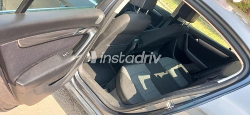 Volkswagen Passat 2011 Silver Automatic Used for Sale in Cairo - 10