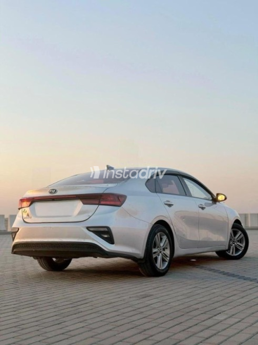 Kia Cerato 2019 Silver Automatic Used for Sale in Nasr city - 7