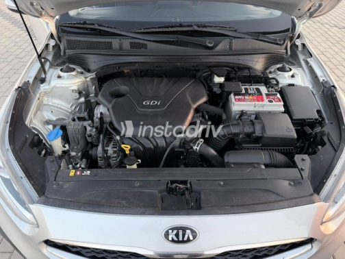 Kia Cerato 2019 Silver Automatic Used for Sale in Nasr city - 9