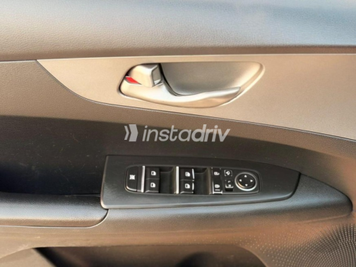 Kia Cerato 2019 Silver Automatic Used for Sale in Nasr city - 10