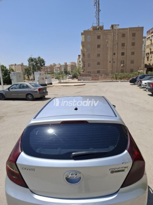 Hyundai Solaris 2017 Silver Automatic Used for Sale in Maadi - 7