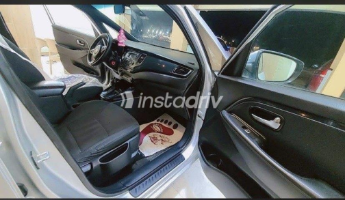 Kia Carens 2015 Silver Automatic Used for Sale in Kafr el-Sheikh - 4