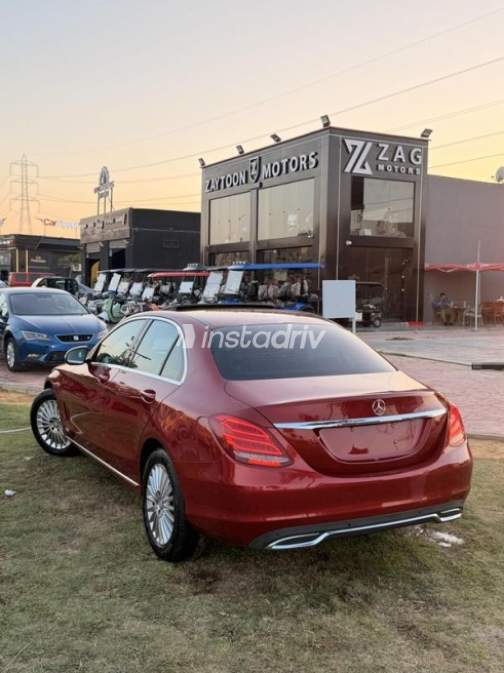 Mercedes C 180 2017 Red Automatic Used for Sale in Sheikh Zayed City - 4
