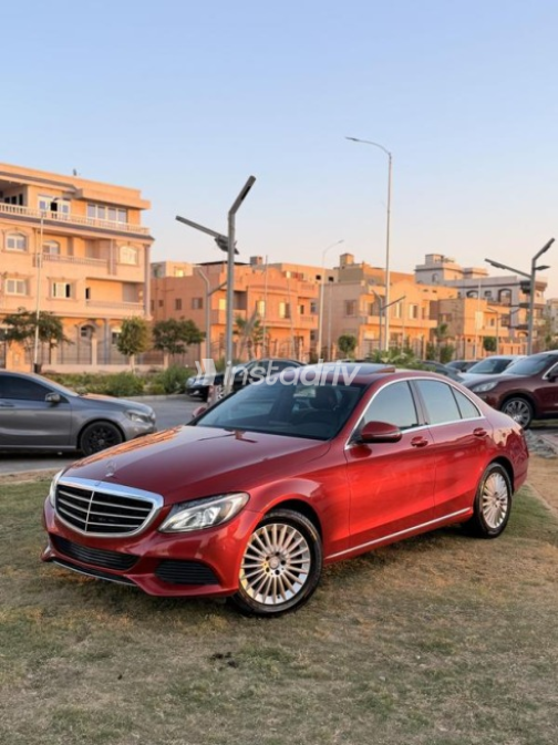 Mercedes C 180 2017 Red Automatic Used for Sale in Sheikh Zayed City - 8