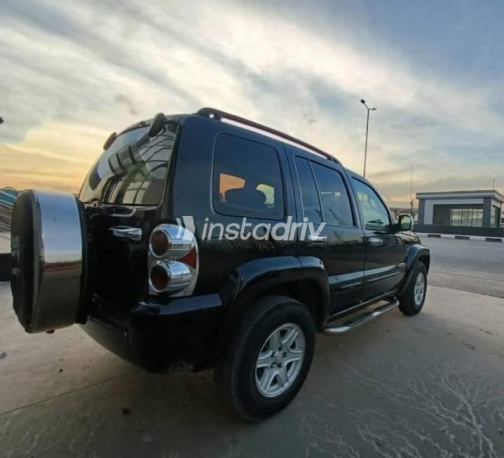 Jeep Liberty 2005 Black Automatic Used for Sale in Cairo - 2