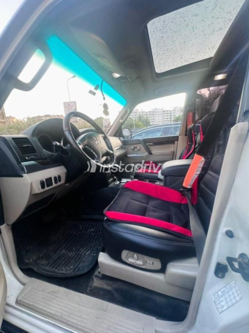 Mitsubishi Pajero 2014 White Automatic Used for Sale in Cairo - 2