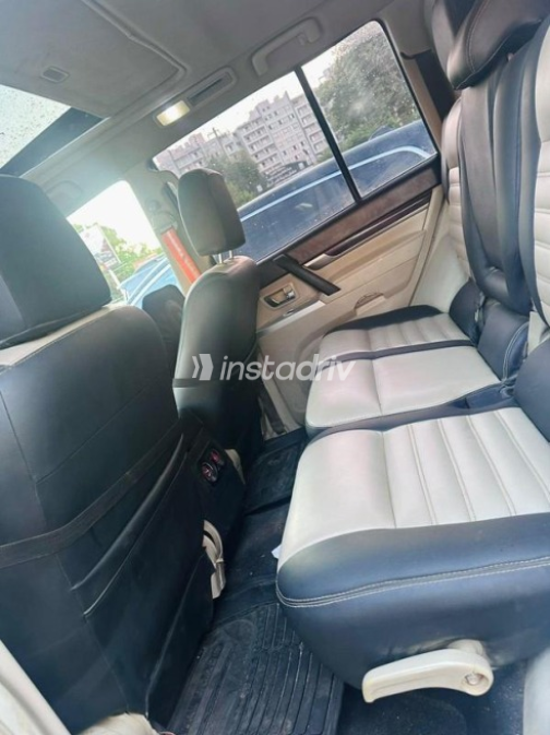 Mitsubishi Pajero 2014 White Automatic Used for Sale in Cairo - 6