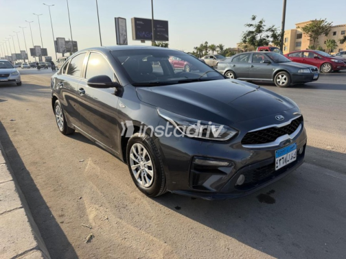 Kia Grand Cerato 2019 White Automatic Used for Sale in Greater Cairo ( Cairo + Giza) - 2