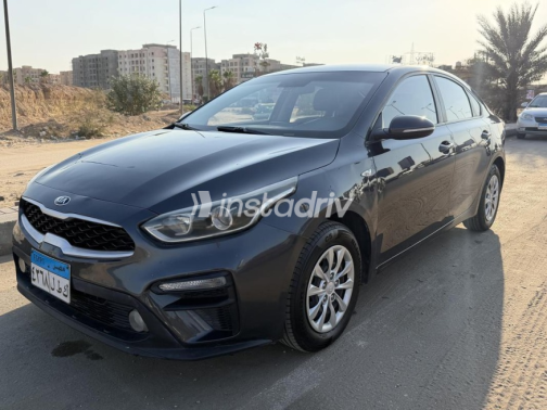 Kia Grand Cerato 2019 White Automatic Used for Sale in Greater Cairo ( Cairo + Giza) - 3