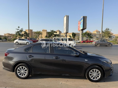 Kia Grand Cerato 2019 White Automatic Used for Sale in Greater Cairo ( Cairo + Giza) - 4