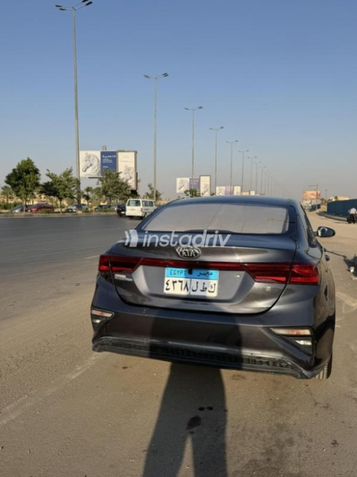 Kia Grand Cerato 2019 White Automatic Used for Sale in Greater Cairo ( Cairo + Giza) - 5