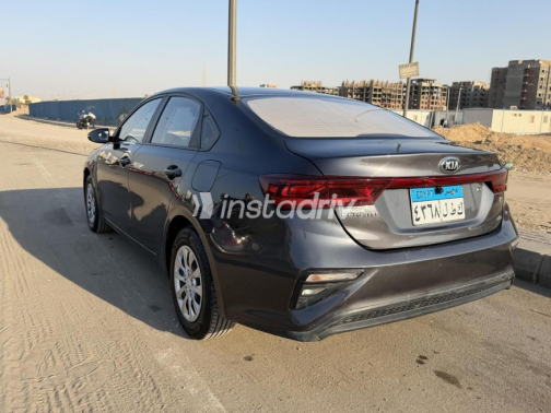 Kia Grand Cerato 2019 White Automatic Used for Sale in Greater Cairo ( Cairo + Giza) - 6