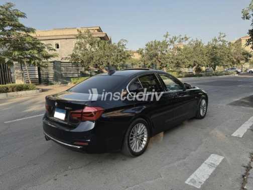 BMW 320 2018 Black Automatic Used for Sale in Cairo - 5
