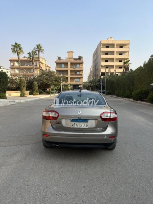 Renault Fluence 2013 Gold Automatic Used for Sale in Cairo - 2