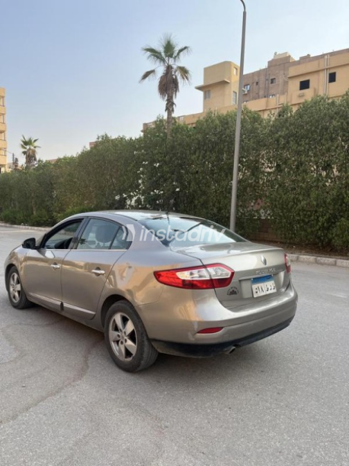 Renault Fluence 2013 Gold Automatic Used for Sale in Cairo - 3