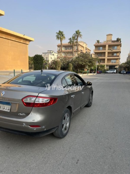 Renault Fluence 2013 Gold Automatic Used for Sale in Cairo - 4
