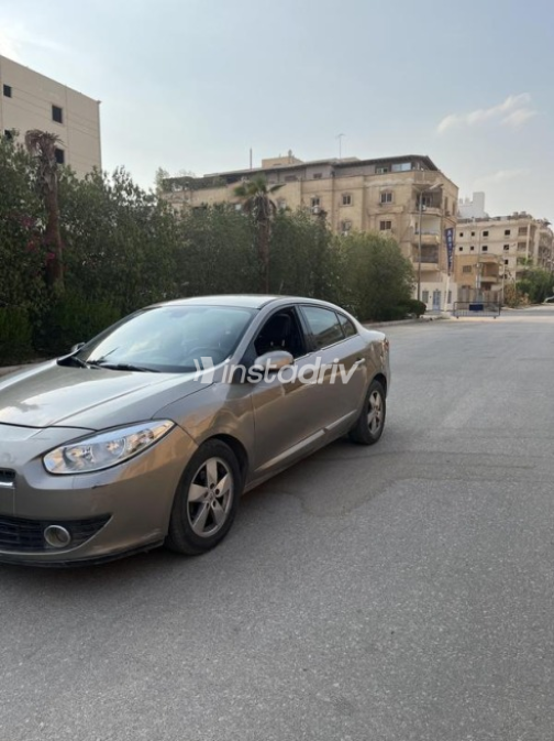 Renault Fluence 2013 Gold Automatic Used for Sale in Cairo - 6