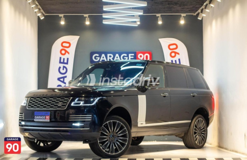 Land Rover Range Rover Vogue 2021 Black Automatic Used for Sale in Cairo - 2