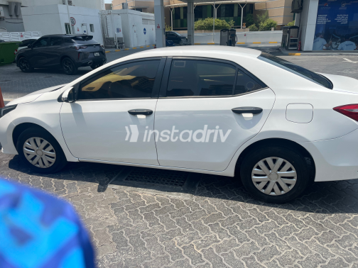 Toyota Corolla 2015 White Automatic Used for Sale in Greater Cairo ( Cairo + Giza) - 3
