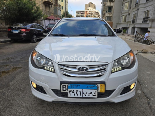 Hyundai Elantra 2020 White Automatic Used for Sale in Heliopolis - 1