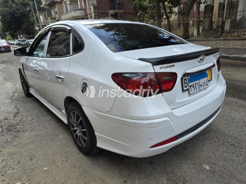 Hyundai Elantra 2020 White Automatic Used for Sale in Heliopolis - 4