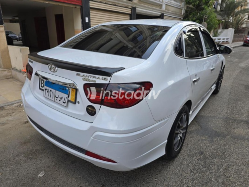Hyundai Elantra 2020 White Automatic Used for Sale in Heliopolis - 5