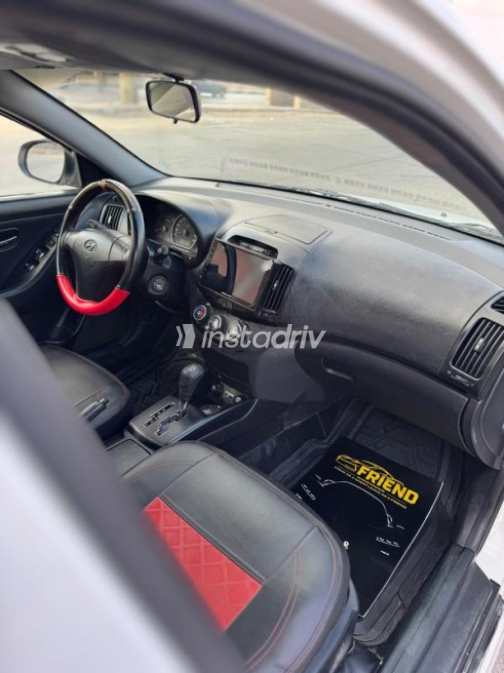 Hyundai Elantra 2020 White Automatic Used for Sale in Heliopolis - 10