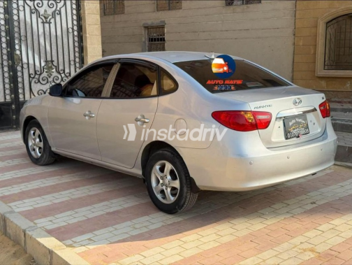 Hyundai Avante 2010 Silver Automatic Used for Sale in Nasr city - 10