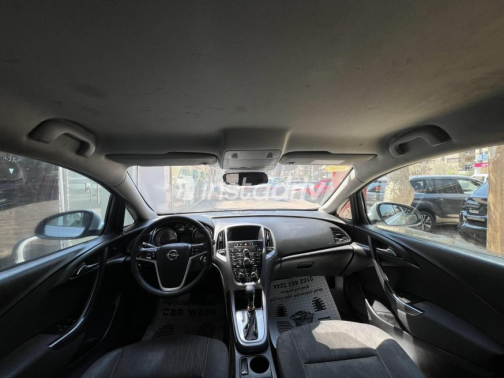 Opel Astra 2020 Silver Automatic Used for Sale in Nasr city - 7