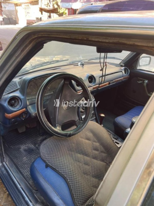 Mercedes 230 1984 Silver Automatic Used for Sale in Al Shorouk - 5