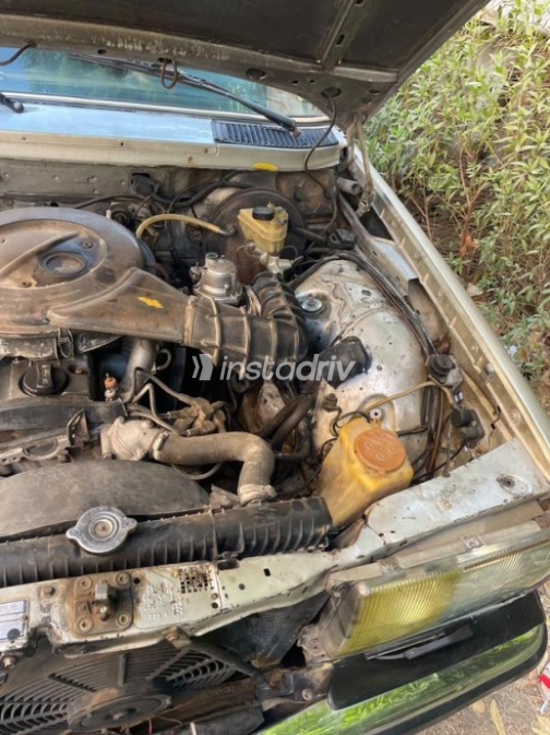 Mercedes 230 1984 Silver Automatic Used for Sale in Al Shorouk - 6
