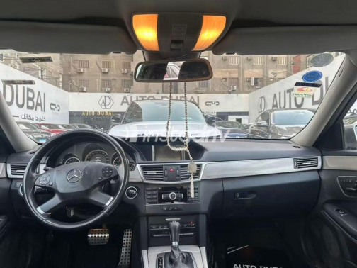 Mercedes E 250 2012 Gold Automatic Used for Sale in Nasr city - 5
