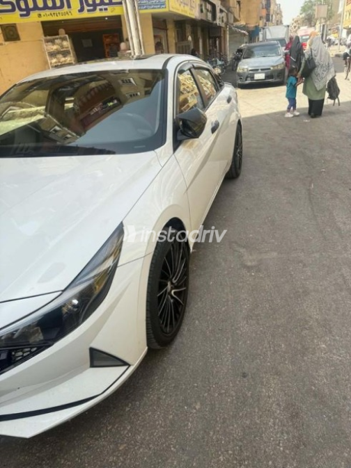 Hyundai Elantra CN7 2021 White Automatic Used for Sale in Hurghada - 2