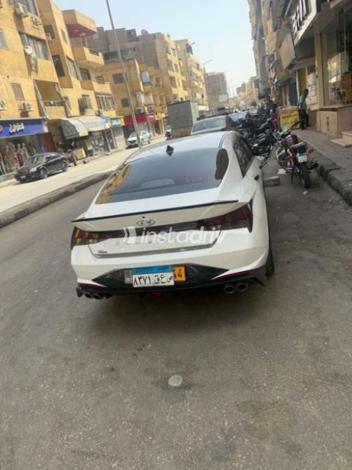 Hyundai Elantra CN7 2021 White Automatic Used for Sale in Hurghada - 3