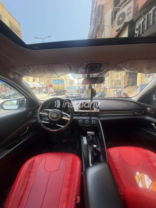 Hyundai Elantra CN7 2021 White Automatic Used for Sale in Hurghada - 5