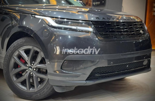 Land Rover Velar 2024 Gray Automatic Used for Sale in Cairo - 3