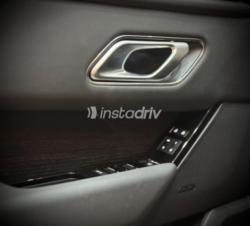 Land Rover Velar 2024 Gray Automatic Used for Sale in Cairo - 10