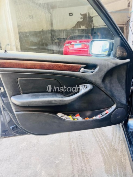 BMW 318 2002 Black Automatic Used for Sale in Alexandria - 9
