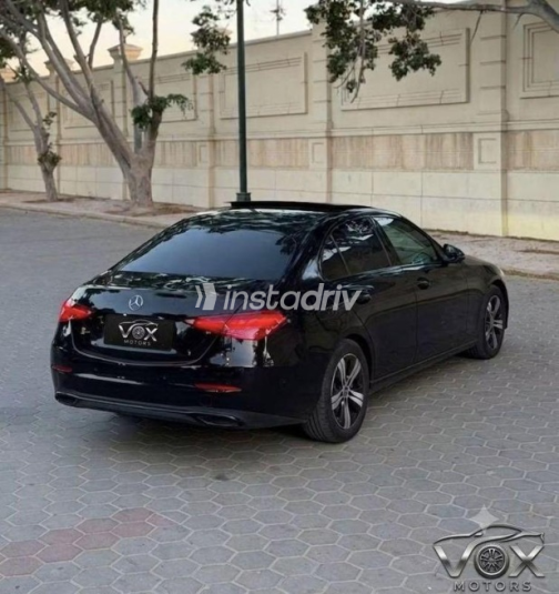 مرسيدس C 180 2022 أسود أوتوماتيك مستعملة للبيع في مدينة الشيخ زايد - 3