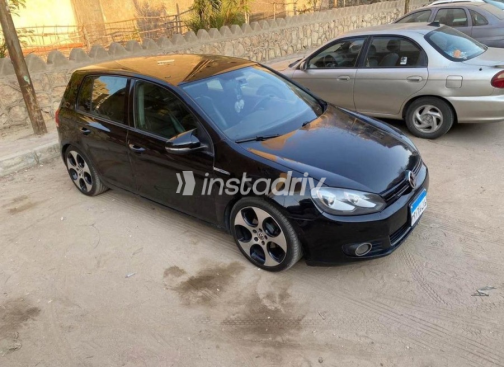Volkswagen Golf 6 2012 Black Automatic Used for Sale in Nasr city - 3