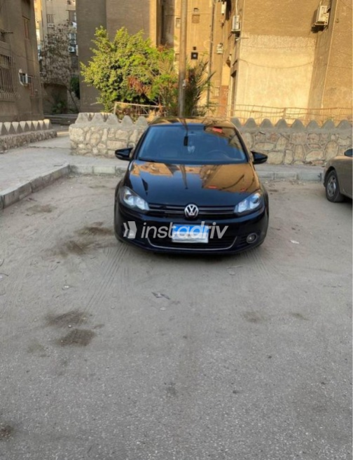 Volkswagen Golf 6 2012 Black Automatic Used for Sale in Nasr city - 4