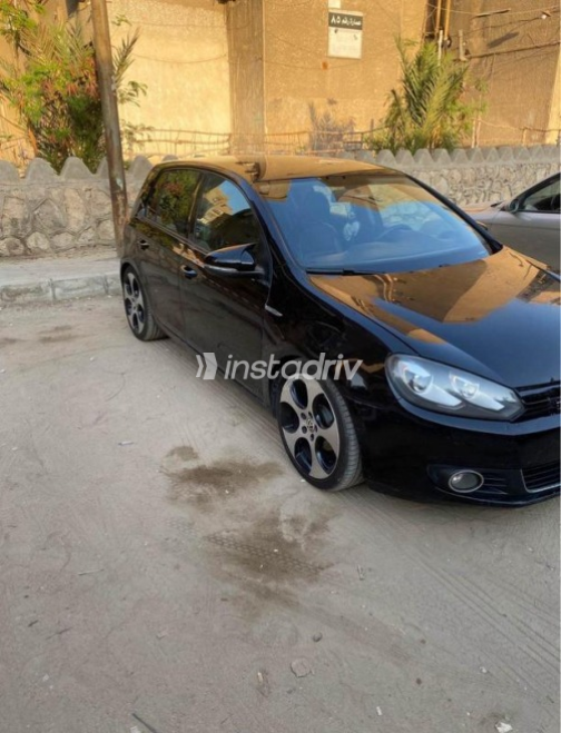 Volkswagen Golf 6 2012 Black Automatic Used for Sale in Nasr city - 6