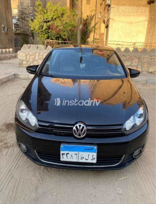 Volkswagen Golf 6 2012 Black Automatic Used for Sale in Nasr city - 7