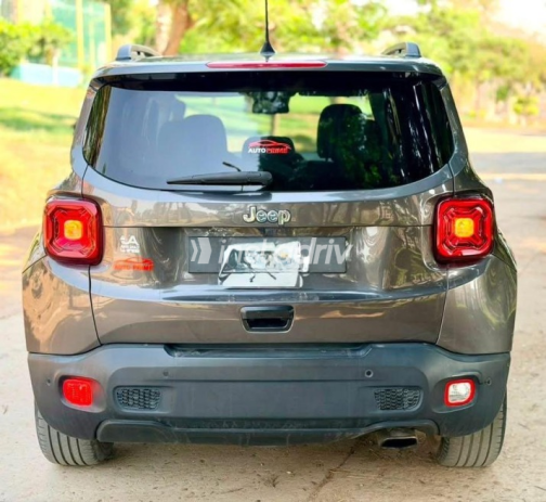 Jeep Renegade 2020 Gray Automatic Used for Sale in Cairo - 6