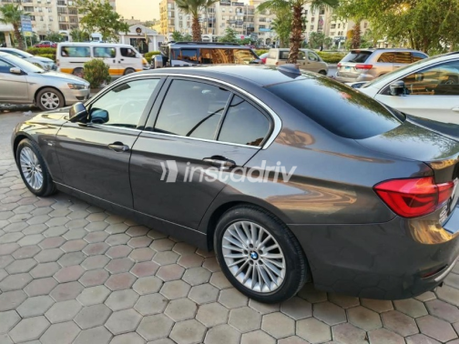 بي ام دبليو 320 2016 رمادي أوتوماتيك مستعملة للبيع في 6 أكتوبر - 3