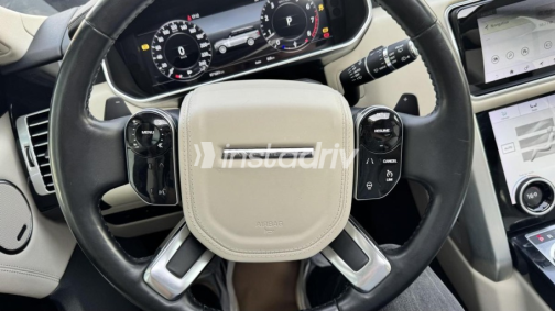 Land Rover Range Rover Vogue 2020 Black Automatic Used for Sale in Nasr city - 4