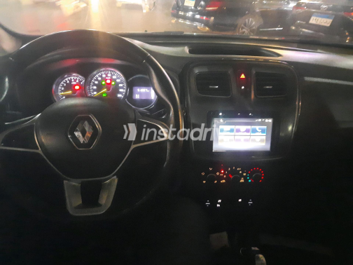 Renault Sandero Step Way 2018 Bronze Automatic Used for Sale in Greater Cairo ( Cairo + Giza) - 5